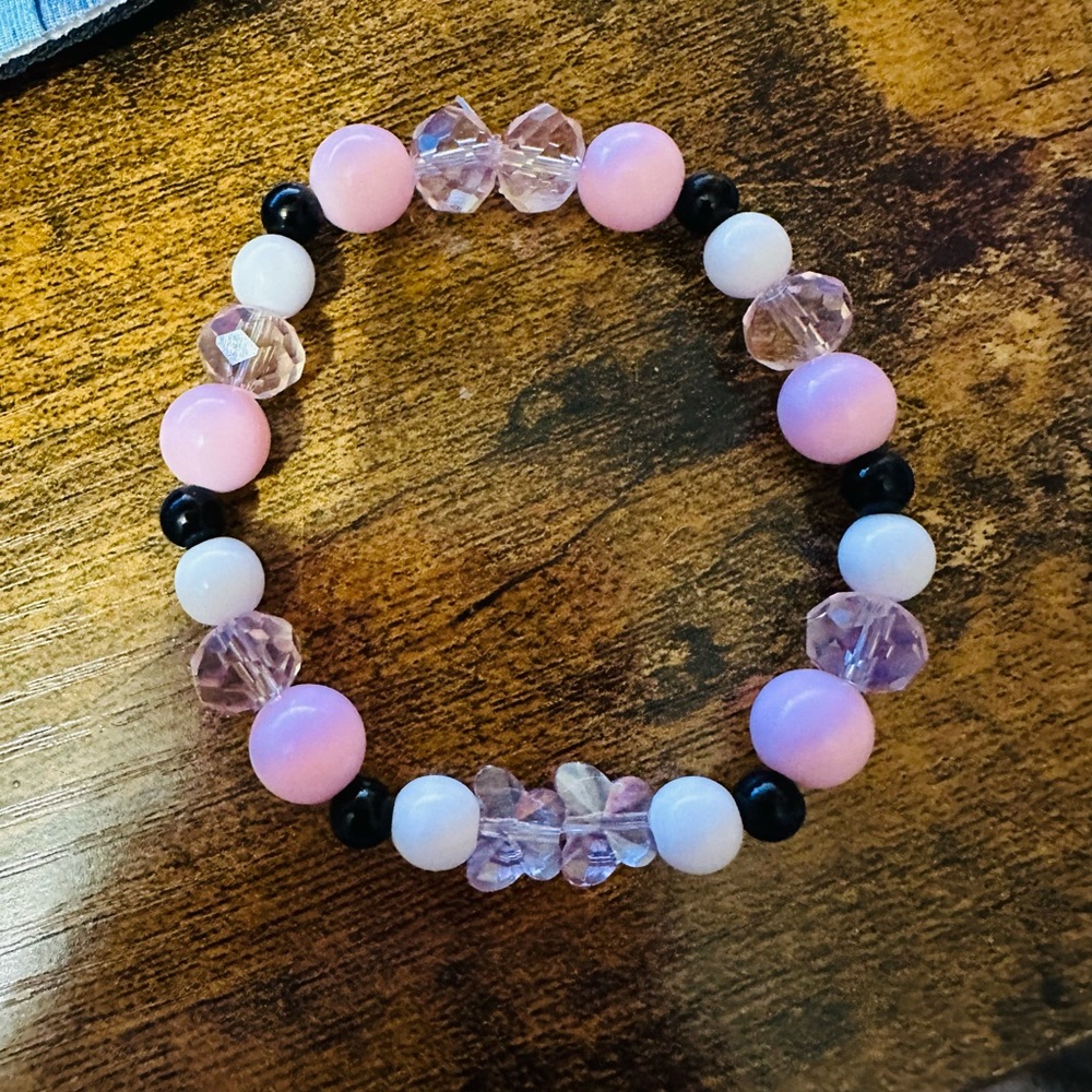 Stunning handmade bracelet with glass beads